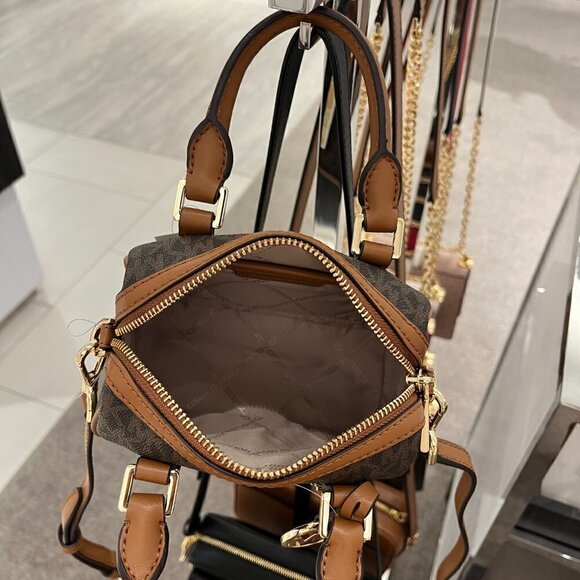 *Original Packing* Bedford Legacy Extra-Small Brown/Acorn Duffel Crossbody - Picture 10 of 17